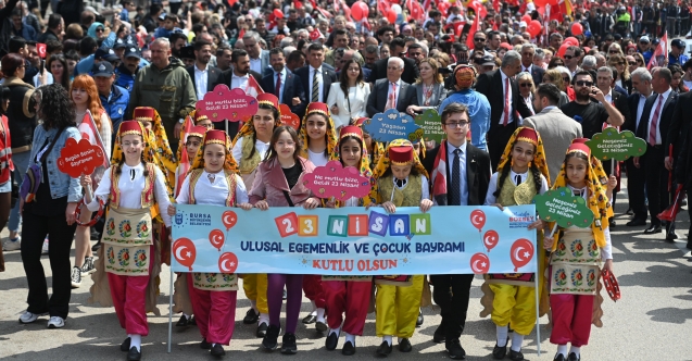 Bursa'da çocuklar 23 Nisan'ı şenlikle kutladı