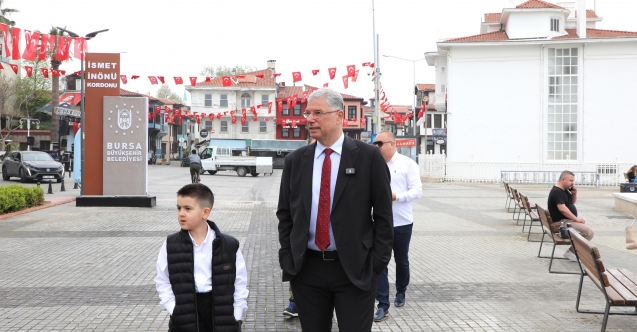 Başkan Dalgıç Çocuk Başkanla birlikte yürüdü