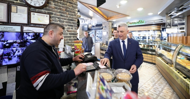 Ticaret Bakanı boykota karşı alışveriş yaptı