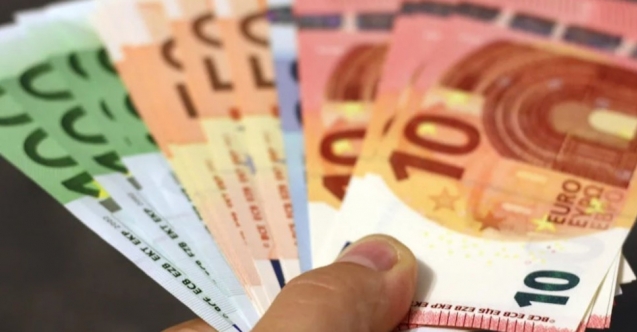 Dolar ve euro haftaya yatay seyirle başladı