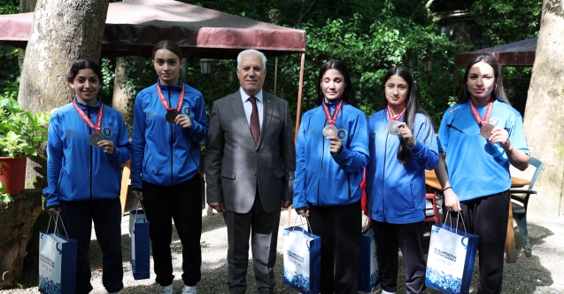 Başkan Bozbey'den boks şampiyonlarına tebrik ve destek