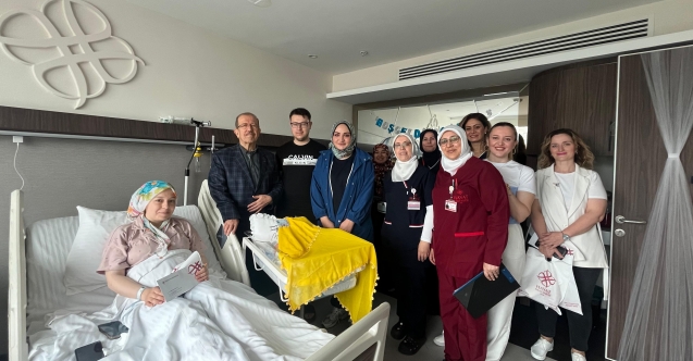 Hayat Hastanesi'nde anneler günü kutlaması