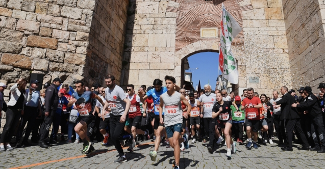 20. Uluslararası Osmangazi Tarihi Kent Koşusu tamamlandı