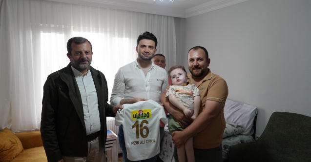 Gürsulu minik taraftara anlamlı ziyaret