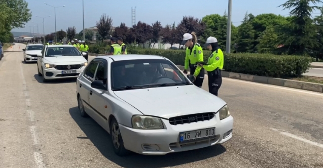 İnegöl#039;de bayram trafiğine sıkı denetim: 11 sürücüye 42 bin TL ceza