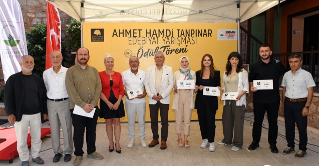 Tanpınarın hatırasına edebi selam: Yarışmada ödüller sahiplerini buldu