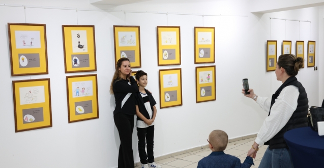 Rıfat Ilgaz’ın mirası karikatürle yaşıyor: Öksüz Civciv sergisi açıldı