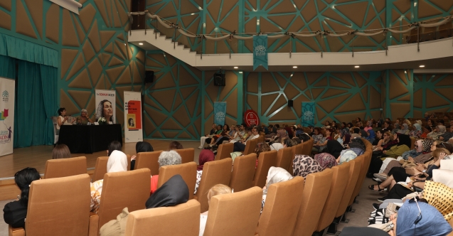 Usta şairin kızı Ayşe Bengi Çelik annesi Sennur Sezer'i ilk kez Bursa'da anlattı