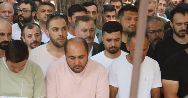 Anahtar Parti'nin acı günü: Sezer çifti toprağa verildi