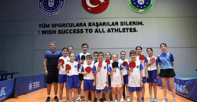 Bursalı çocuklar yaz tatilini 12 farklı branşta spor yaparak değerlendiriyor