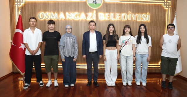 LGS'de başarı gösteren öğrenciler Başkan Aydın'ı ziyaret etti