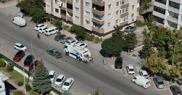 İnegöl’de çöp toplamada sessiz dönem: Elektrikli araç sahaya çıktı