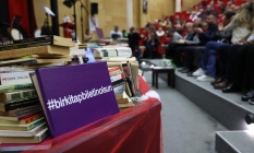 Kitaplar bilet oldu kütüphane rafları doldu