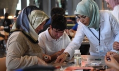 Engelli ve engelsiz bireyler birlikte üretmenin mutluluğunu yaşadı