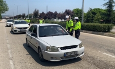 İnegöl#039;de bayram trafiğine sıkı denetim: 11 sürücüye 42 bin TL ceza
