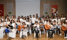 Yetenek Evi öğrencilerinden yılsonu şöleni