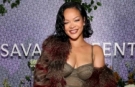 Rihanna’nın iki parfümü İngiltere’de raflardan çekildi