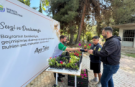 İnegöl’de bayram arifesinde mezarlıklar çiçeklerle donatıldı