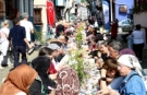 Mudanya'da Anneler Günü: Tarihi sokaklarda sevgi sofraları kuruldu