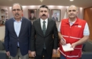 Oktay Yılmaz kurban bağışını Kızılay’a emanet etti