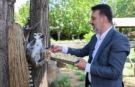 Biba, Bursa Hayvanat Bahçesi'nde incelemelerde bulundu