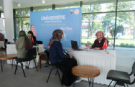 Uzman eğitimciler üniversite adayları için sahada