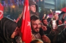 Yıldırım’da yağmura rağmen 103. yıl coşkusu: Binler Bayrak Alanı’na yürüdü