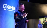 Türkiye’nin ilk astronotu Gezeravcı, GUHEM’de gençlerle buluştu