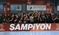 Bursa Büyükşehir Belediyespor zirveyi bırakmadı