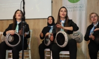 Darbuka sesleri anne ve çocuk sevgisi için yükseldi
