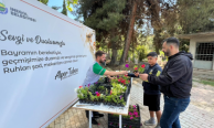 İnegöl’de bayram arifesinde mezarlıklar çiçeklerle donatıldı