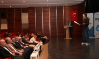 Liseliler hitabet yarışmasında kürsüye çıktı