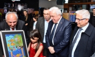 Minik ressam Mina’nın sergisi ilgi gördü
