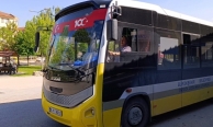 Yolcusunu hastaneye yetiştiren kadın şoför takdir topladı