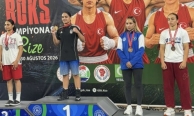 Bursa’nın genç boksörlerinden kürsü başarısı