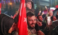 Yıldırım’da yağmura rağmen 103. yıl coşkusu: Binler Bayrak Alanı’na yürüdü