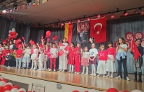 Münih'te 23 Nisan ve 19 Mayıs coşkusu salona sığmadı