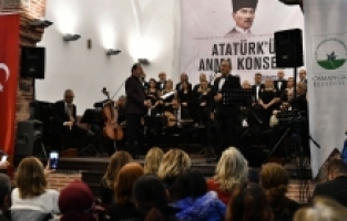 Atatürk Sevdiği Şarkılarla Anıldı