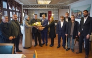 Başkan Yılmaz'dan ilkokul öğretmenine sürpriz