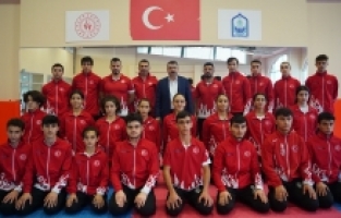 Şampiyonları Başkan Yılmaz uğurladı