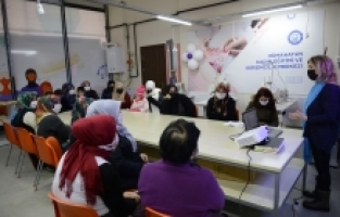 Kadınlara 'İş' eğitimi