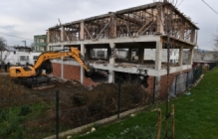 Kaçak İşyeri İnşaat Aşamasında Yıkıldı