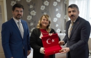 Başkan Yılmaz'dan şehit ailesine Kandil ziyareti