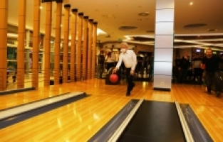 Nilüfer Belediyesi personeli bowlingde yarıştı