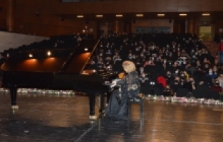 Piyanonun yıldızları Bursa'da sahne aldı