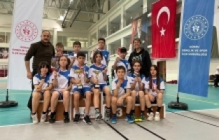 Badminton Akademi Meyvelerini Veriyor