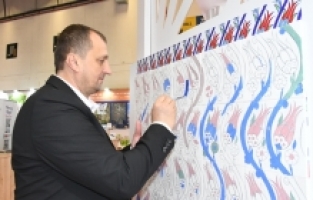 EMİTT 2022'de binlerce kişi İznik Çinisi boyadı