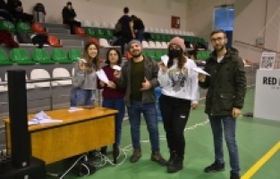 Kağıt uçakların pilotları yarıştı