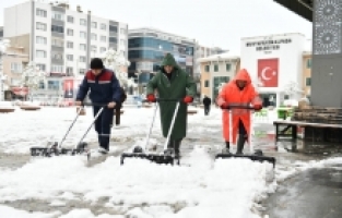 Mustafakemalpaşa'da karla mücadele için ekipler hazır