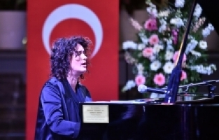 Ünlü Piyanist Fetih Müzesi’nden Dünyaya Seslendi